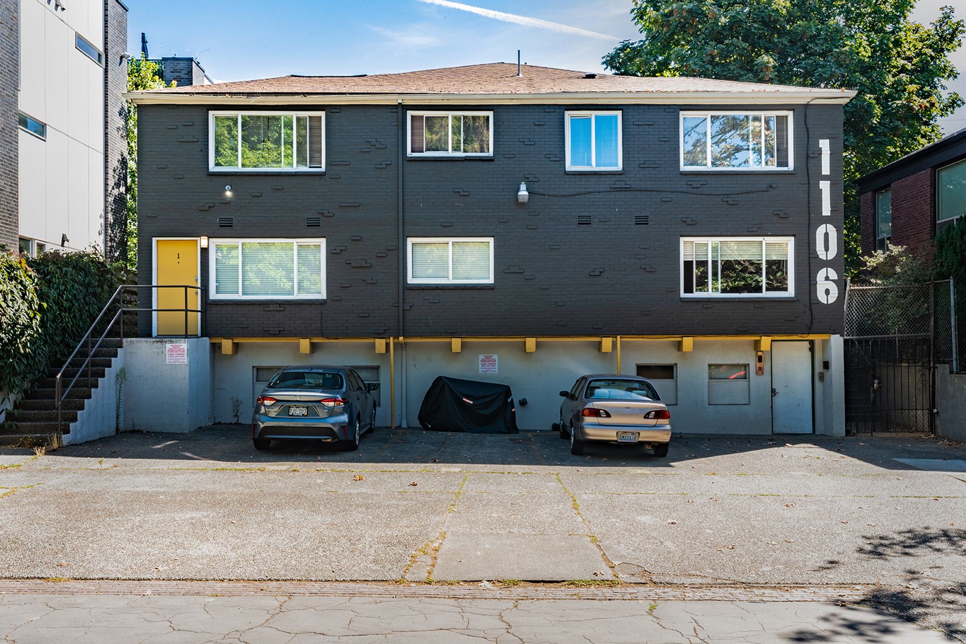 Seattle Apartment: 1106 16th Ave