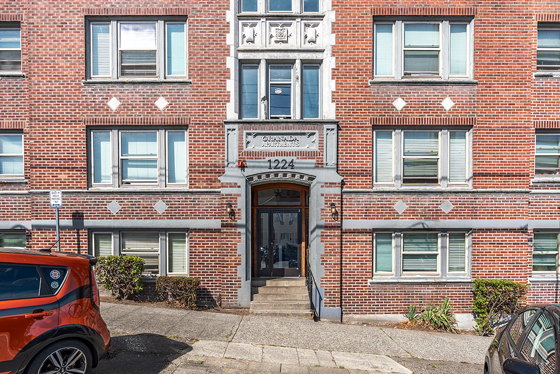 Tacoma Apartment: 1224 Yakima Ave S