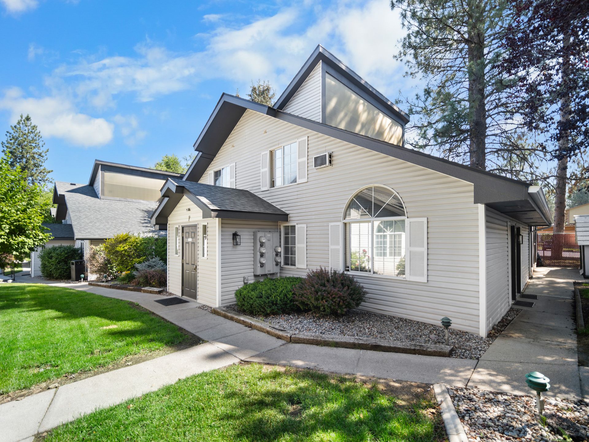 Spokane Apartment: 20 E Pineridge Ct