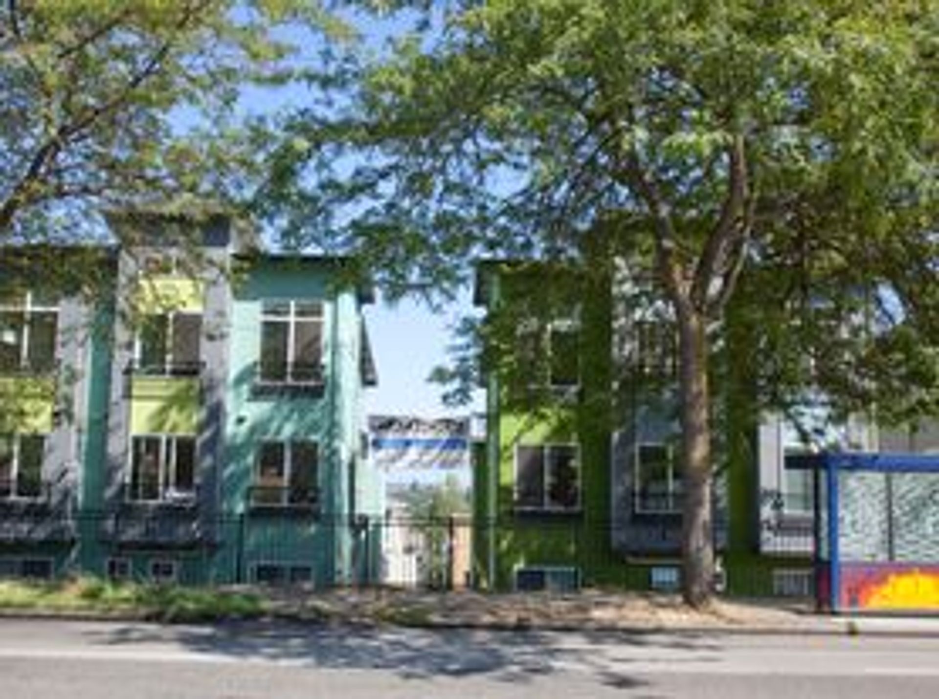 Seattle Apartment: 216 23rd Ave E