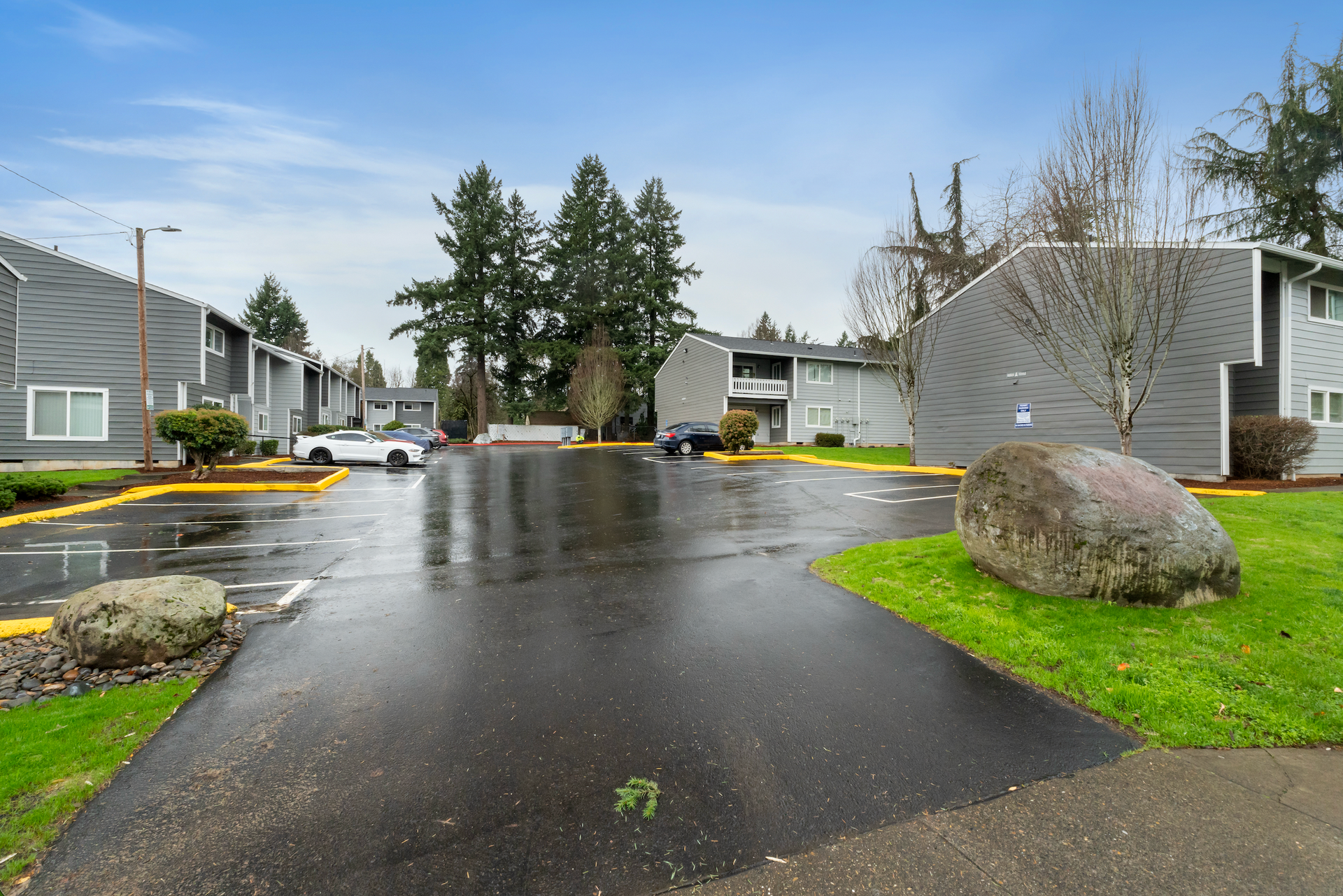 Portland Apartment: 15994 E Burnside St