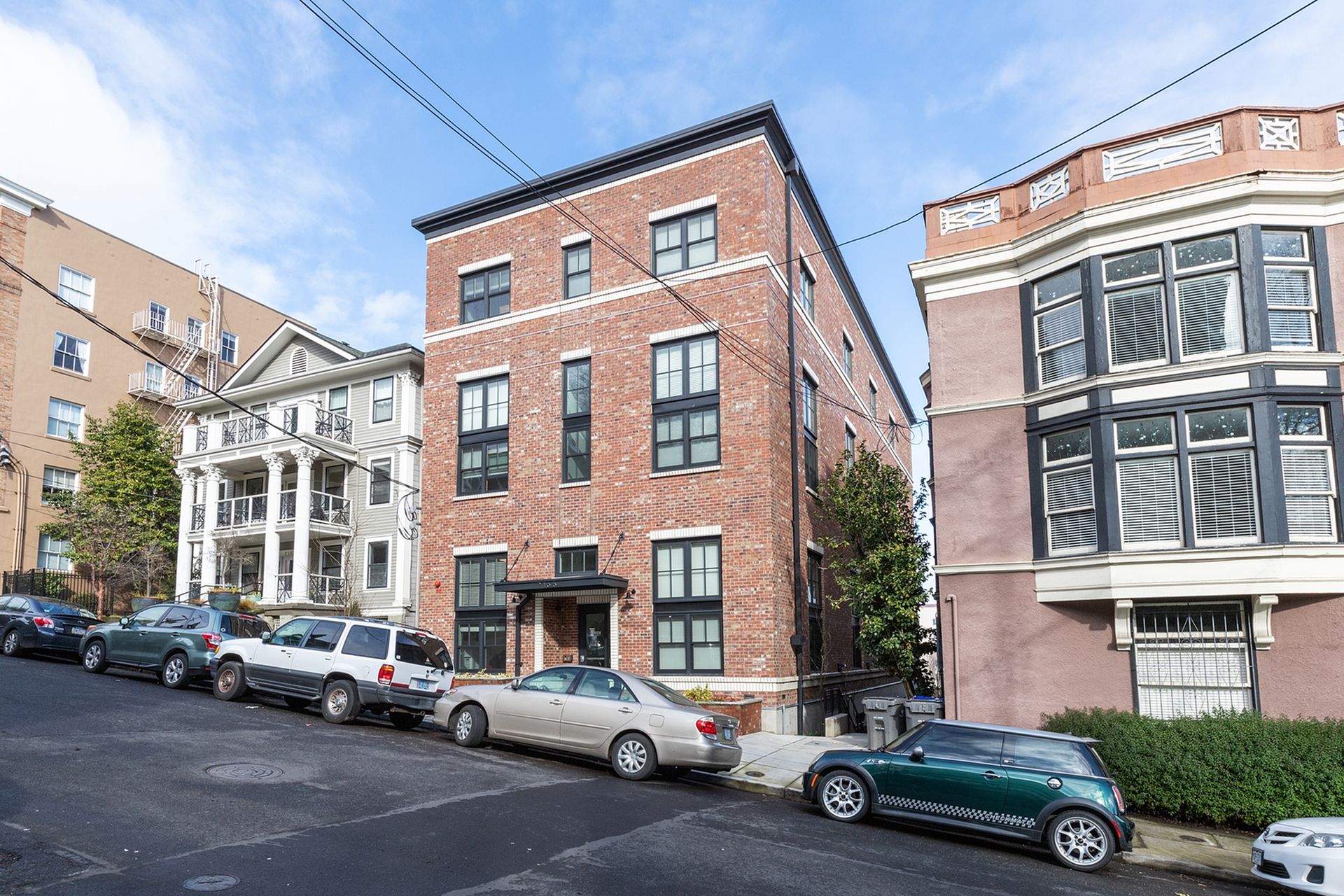 Portland Apartment: 2165 SW Yamhill