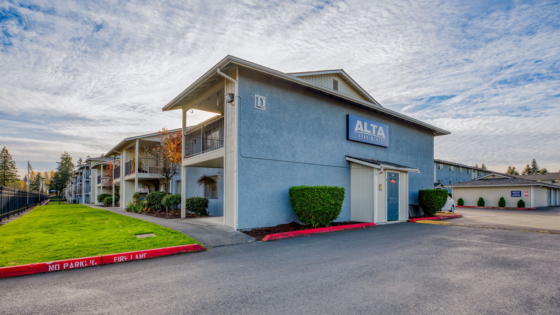 Tacoma Apartment: 2220 97th Street South