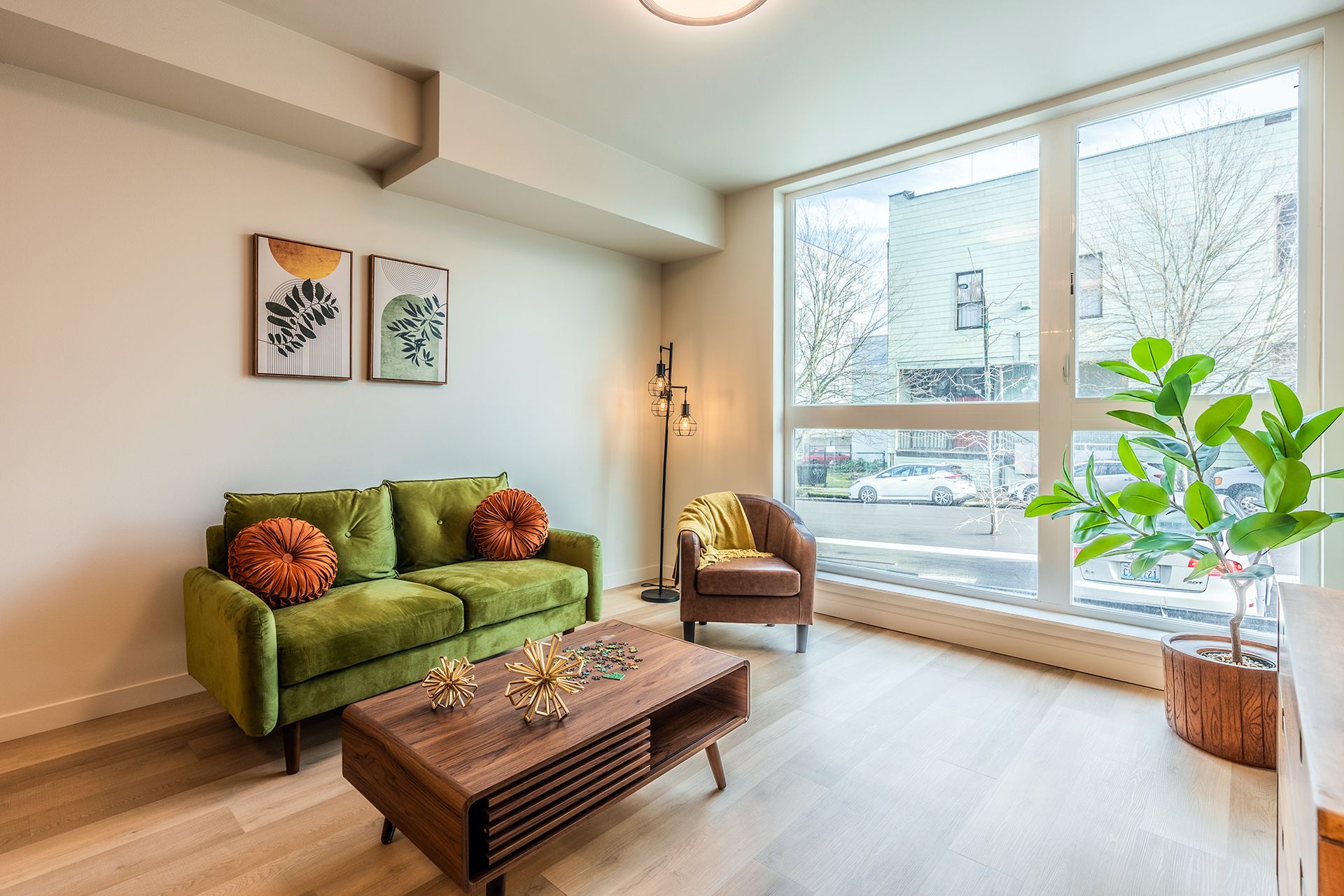 Tacoma Apartment: 201 E 25th St