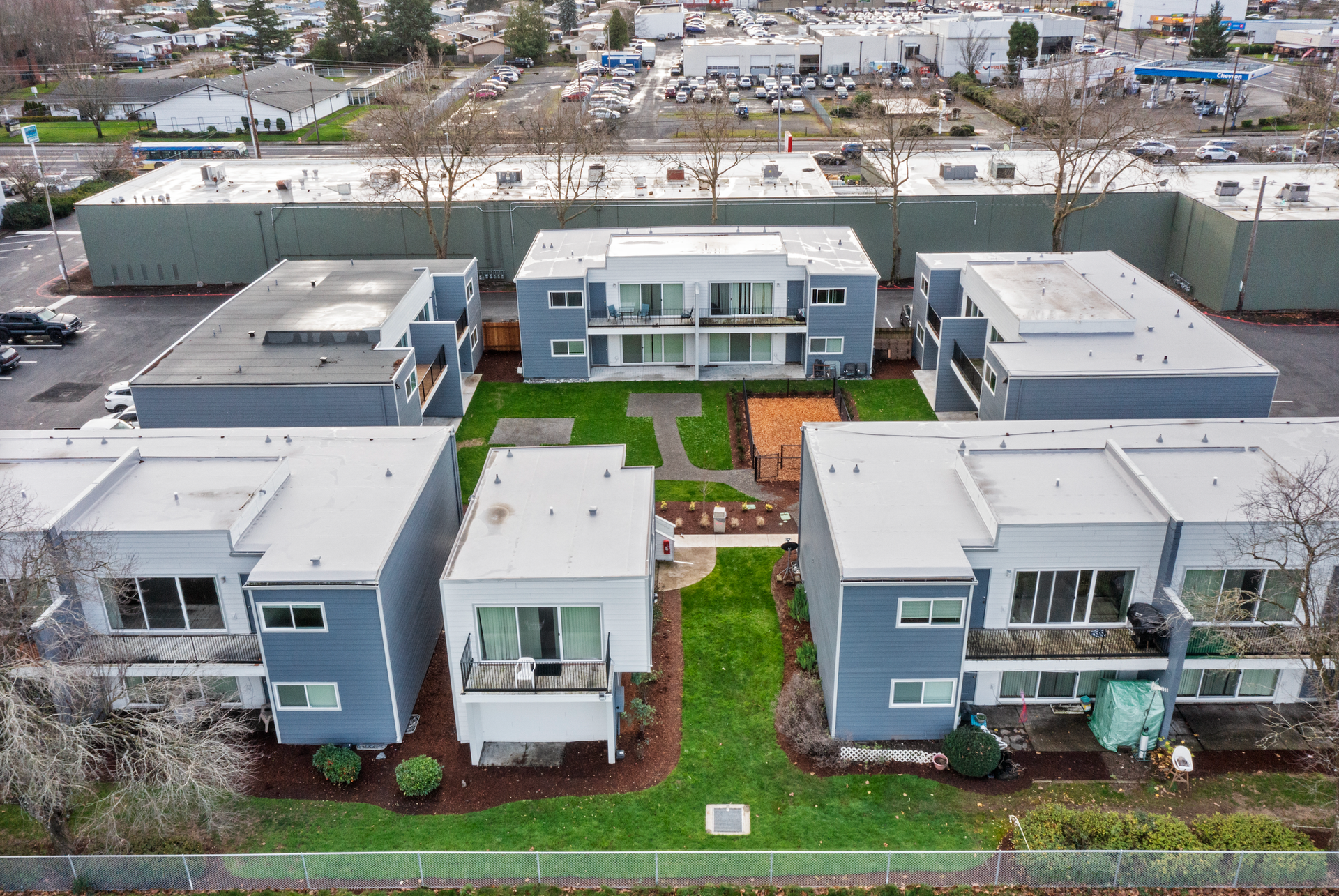 Gresham Apartment: 1999 NE Division St