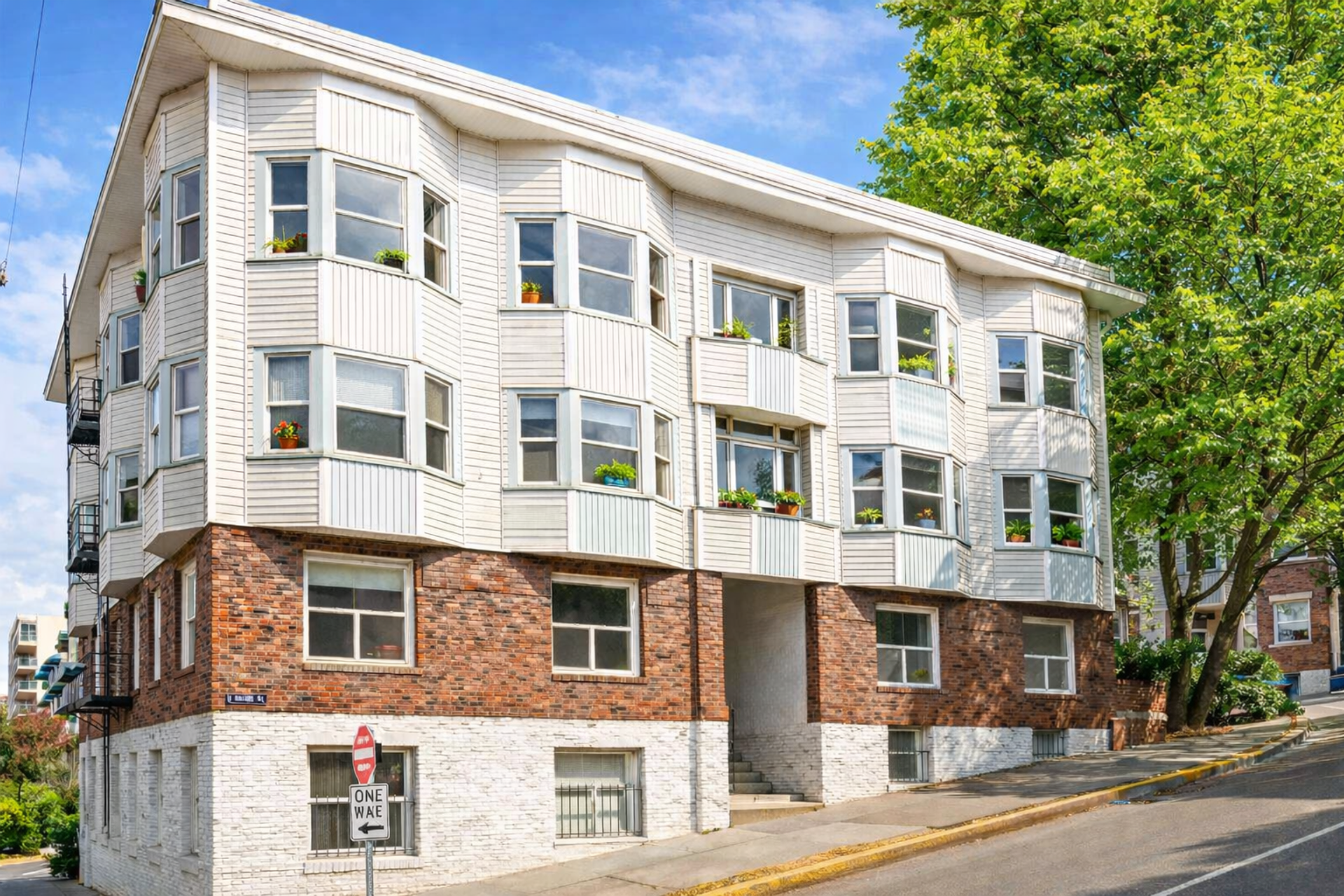 Seattle Apartment: 304 E Olive Place