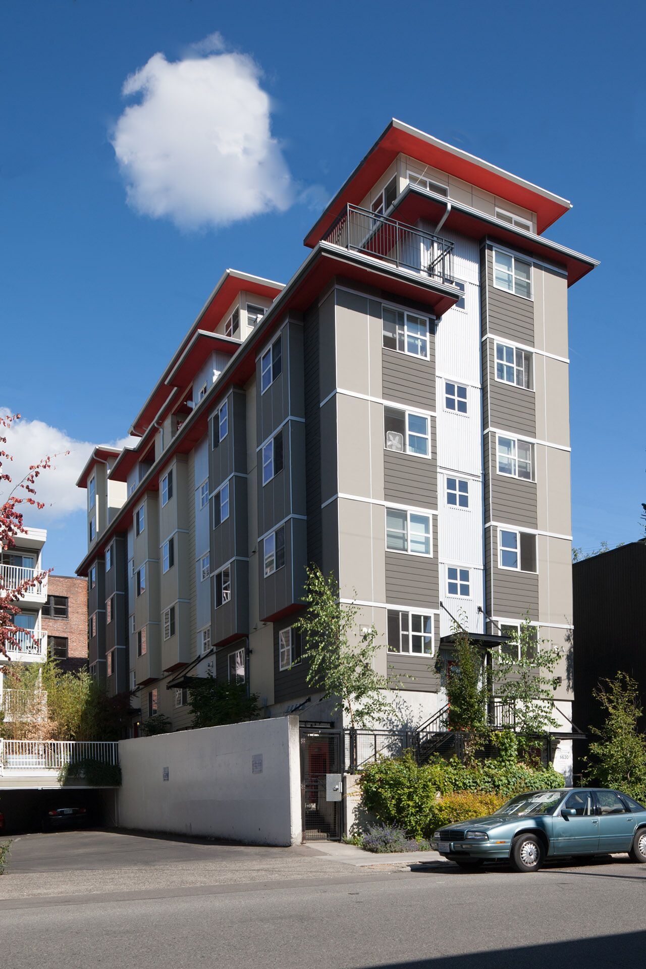 Seattle Apartment: 306 Summit Ave E