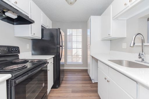 B2 Floor Plan | Charming 2 Bedroom, 2 Bath – 965 Sq. Ft. – photo 1