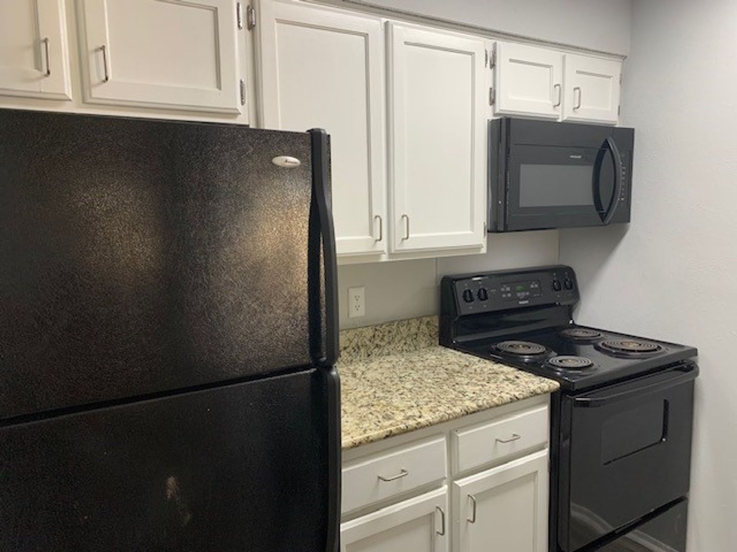 Live Oak Apartment: 13101 East Loop 1604 N