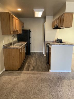 Beautiful 2 bedroom 2 bathroom 1049 sq ft Apartment Home – photo 1