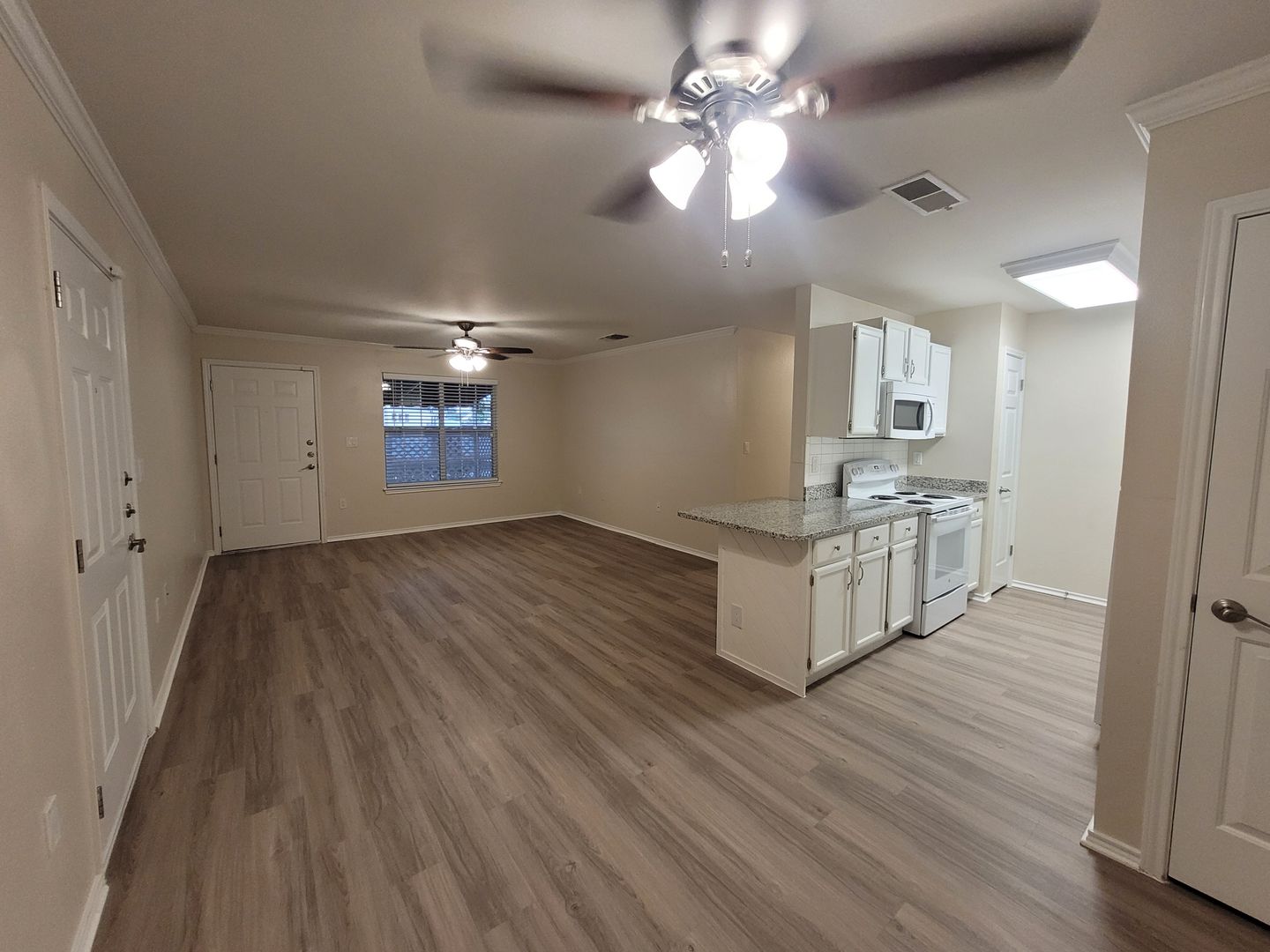 New Braunfels Apartment: 2321 East Common Street