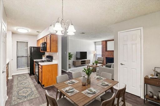 Beautiful 2 bedroom 2 bathroom Second Floor Apartment 962 sq ft – photo 1