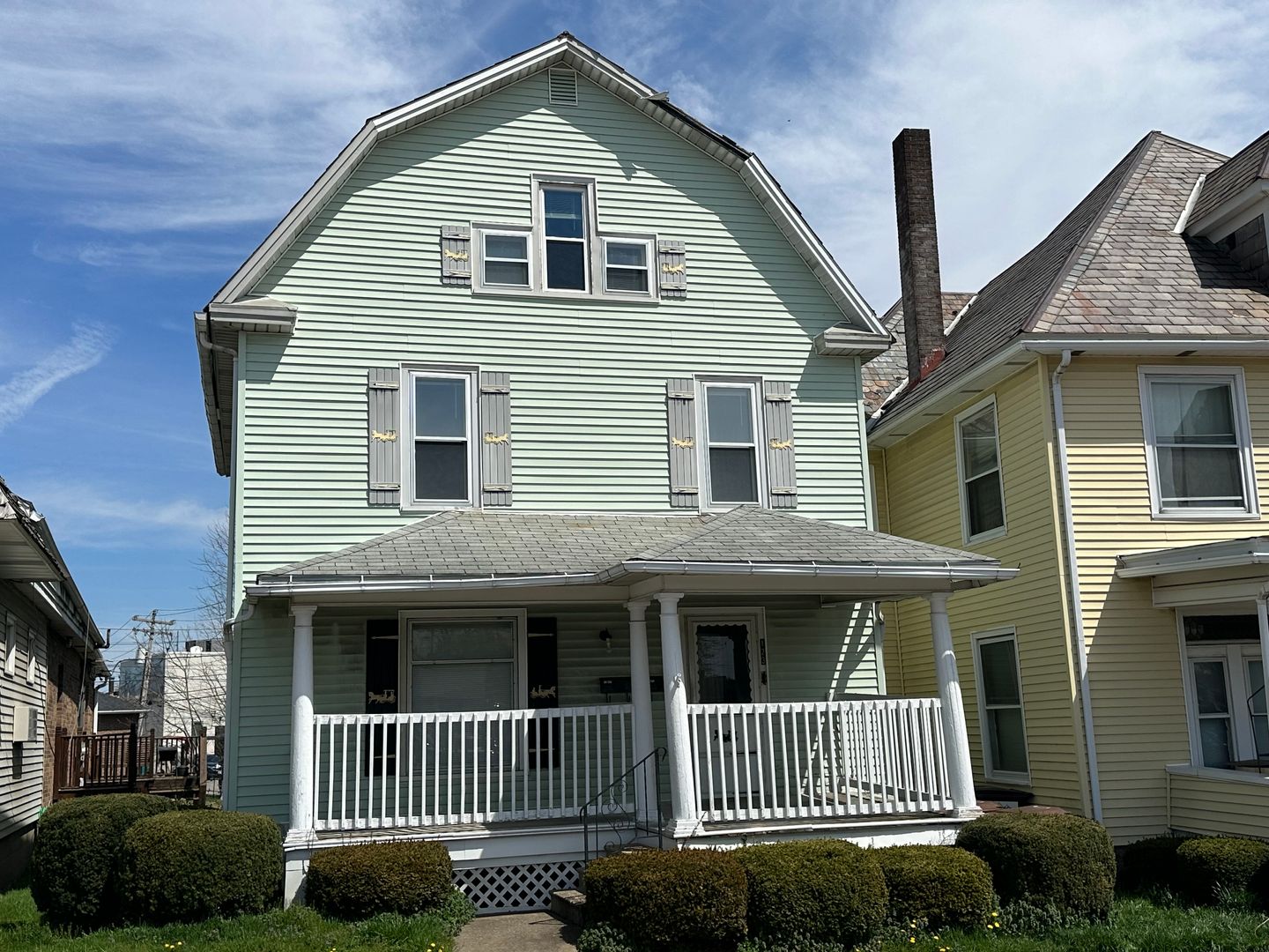 Grove City Apartment: 123 College Avenue