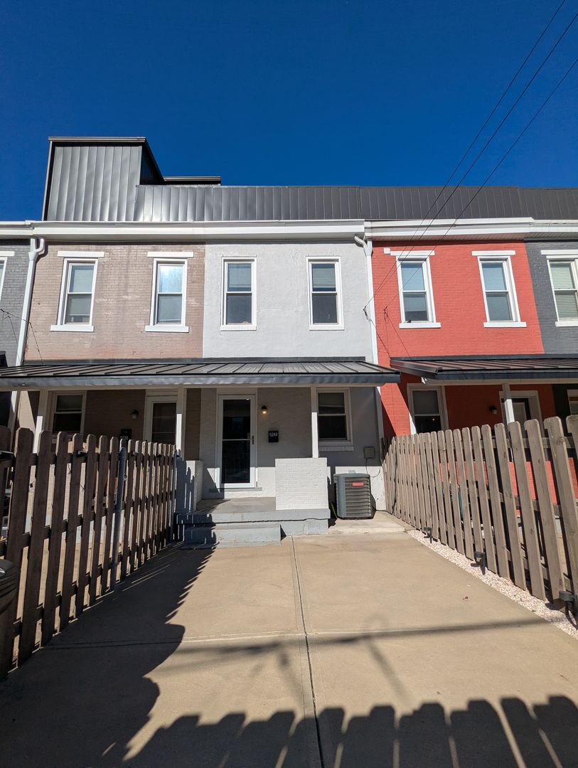 Pittsburgh Townhome: 5240 Harrison Street