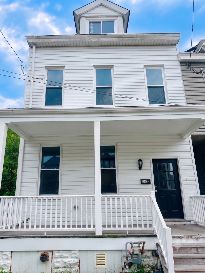 Pittsburgh House: 2240 Wilson Avenue
