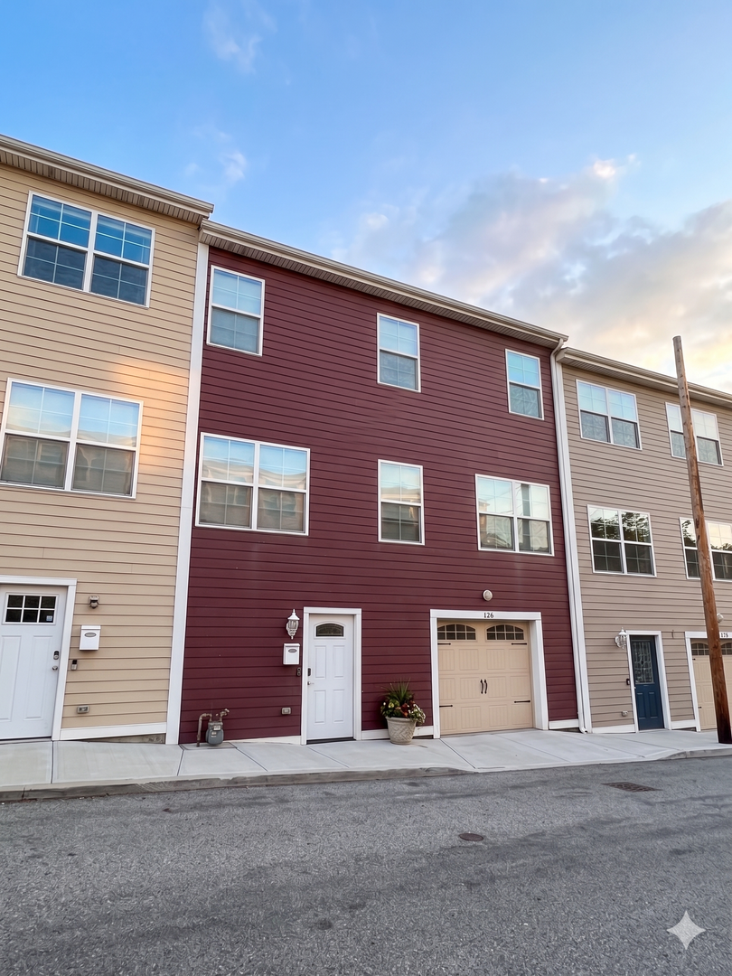 Pittsburgh House: 826 Spring Garden Avenue