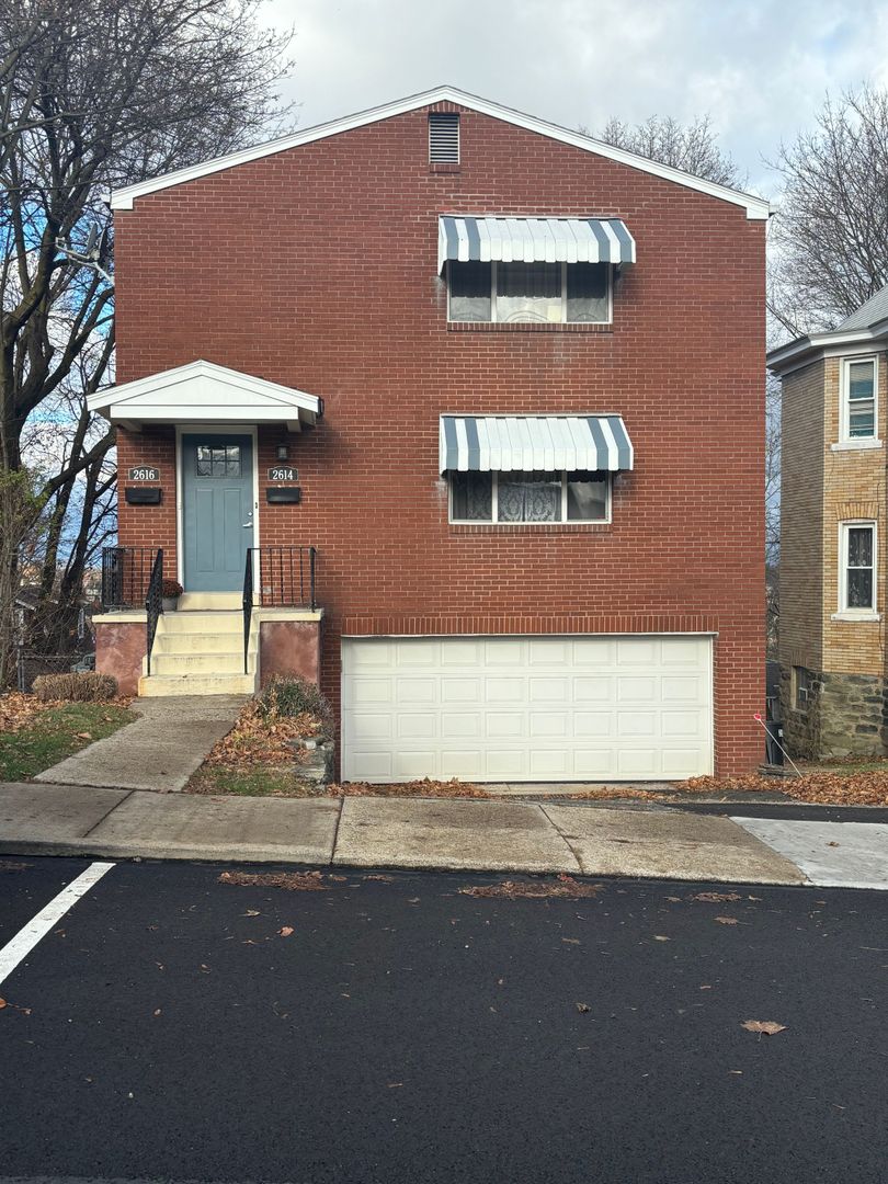 Pittsburgh Apartment: 2614 Broadway Avenue