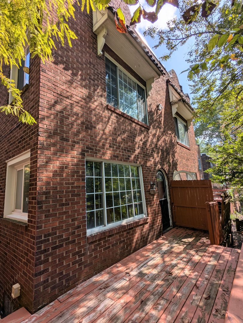 Pittsburgh House: 3006 Marshall Road