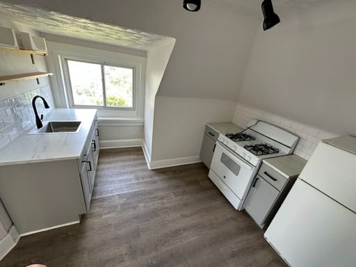 1 Bedroom, 1 Bathroom (Brookline) – photo 1