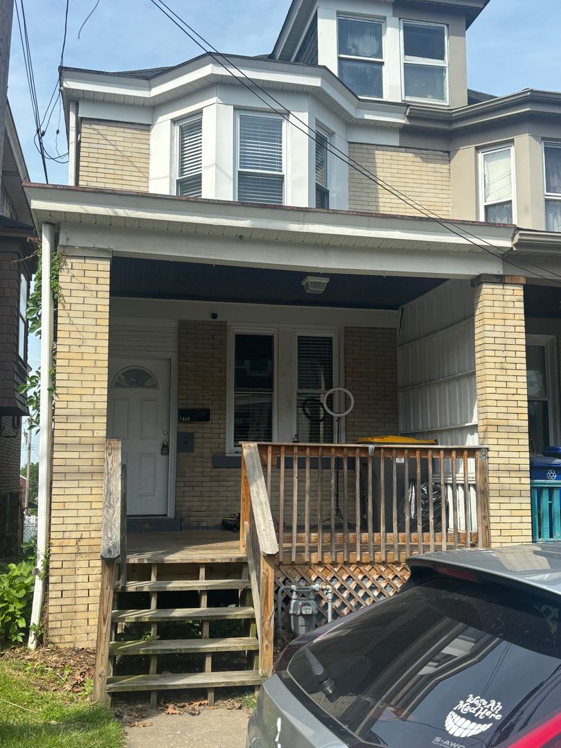 Pittsburgh House: 1489 Park Boulevard