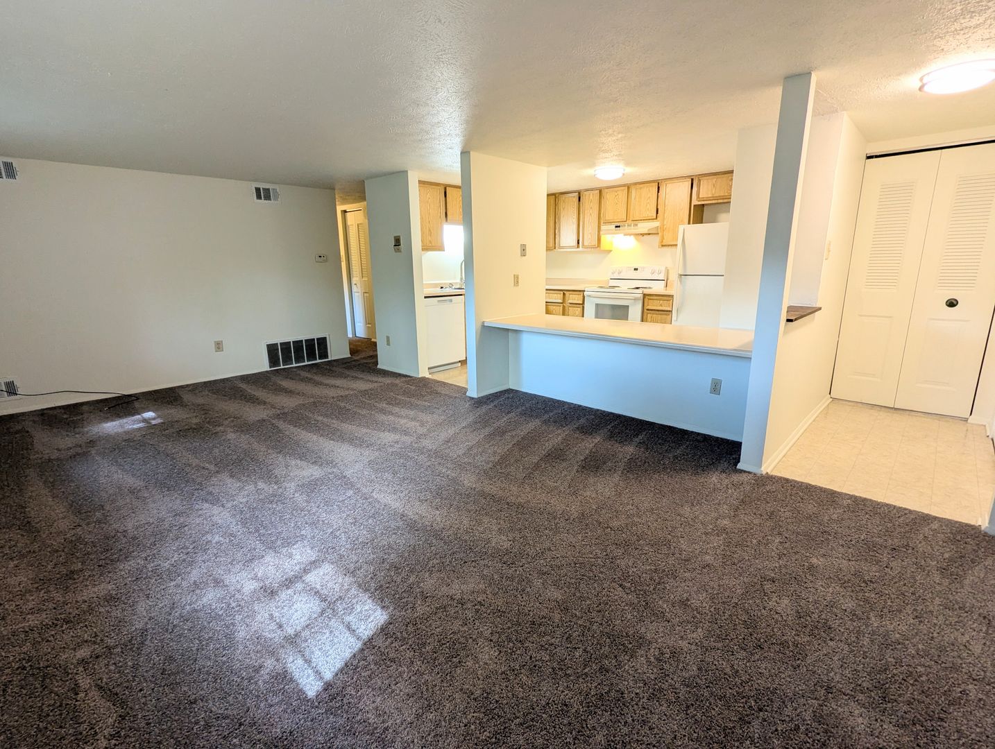 Bridgeville Apartment: 1112-1120 Bank Street