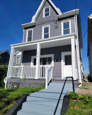 2 Bedroom 1 Bathroom upper duplex apartment (Mt. Washington) – photo 1