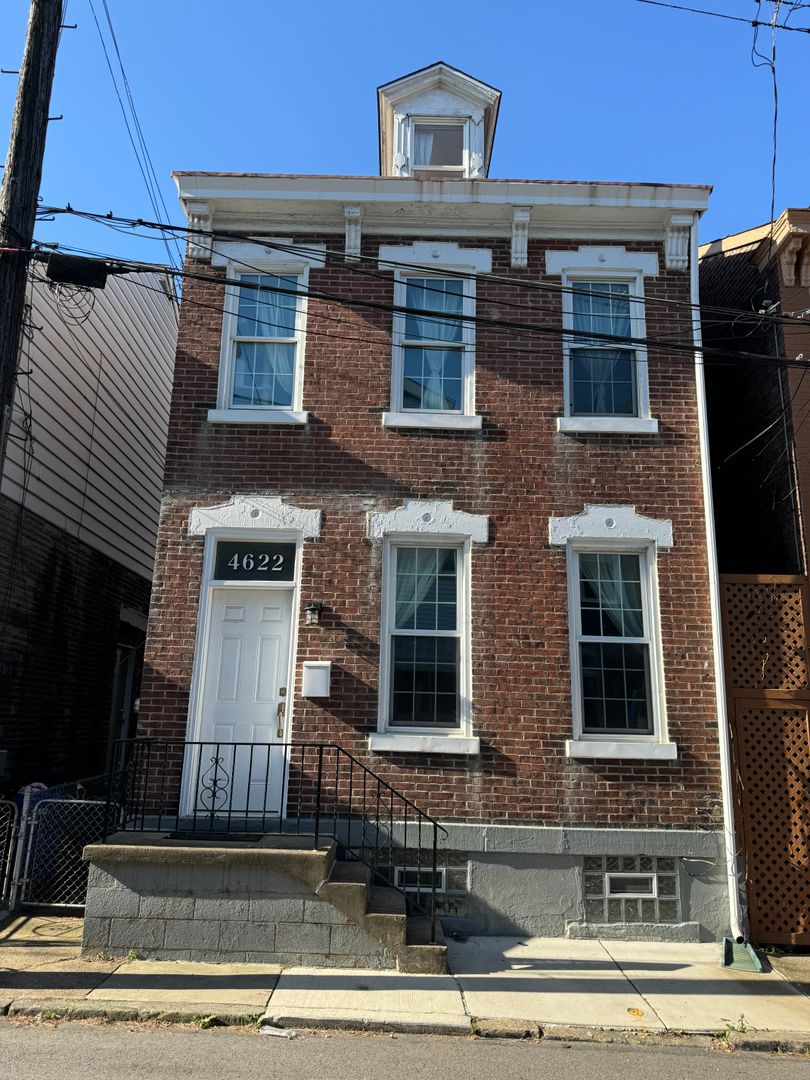 Pittsburgh House: 4622 Carroll Street