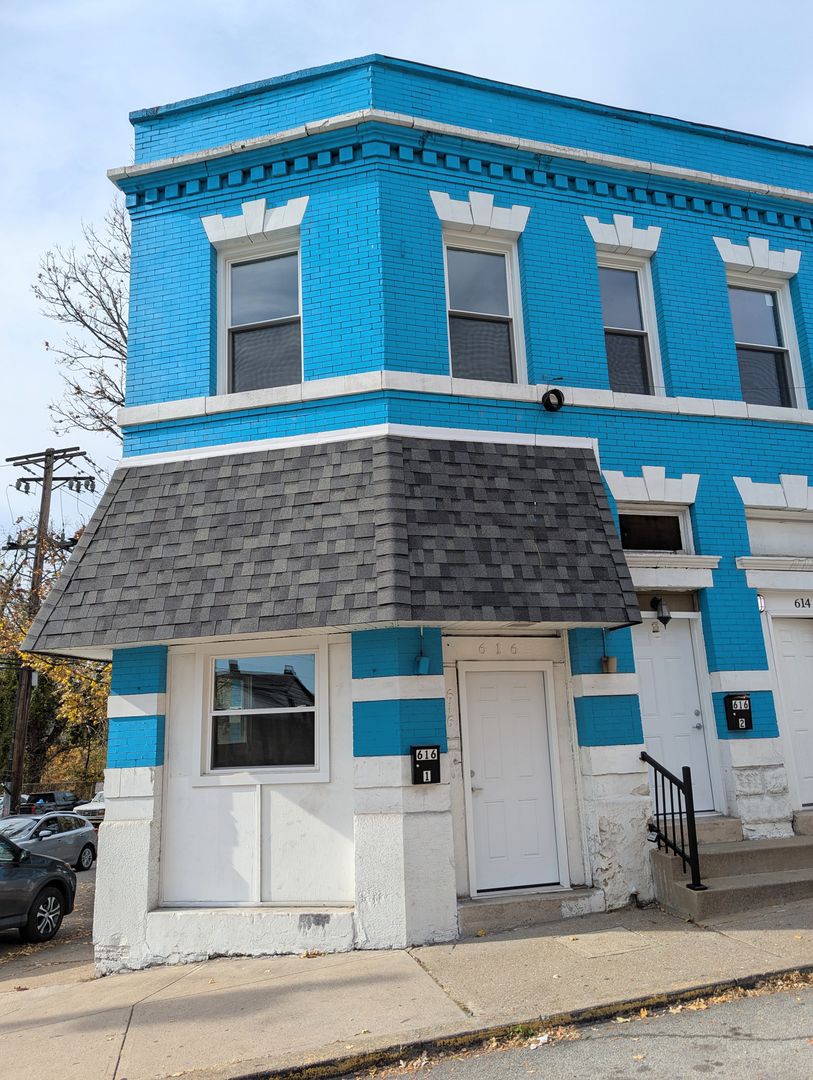 Pittsburgh Apartment: 4807-4811 Yew Street