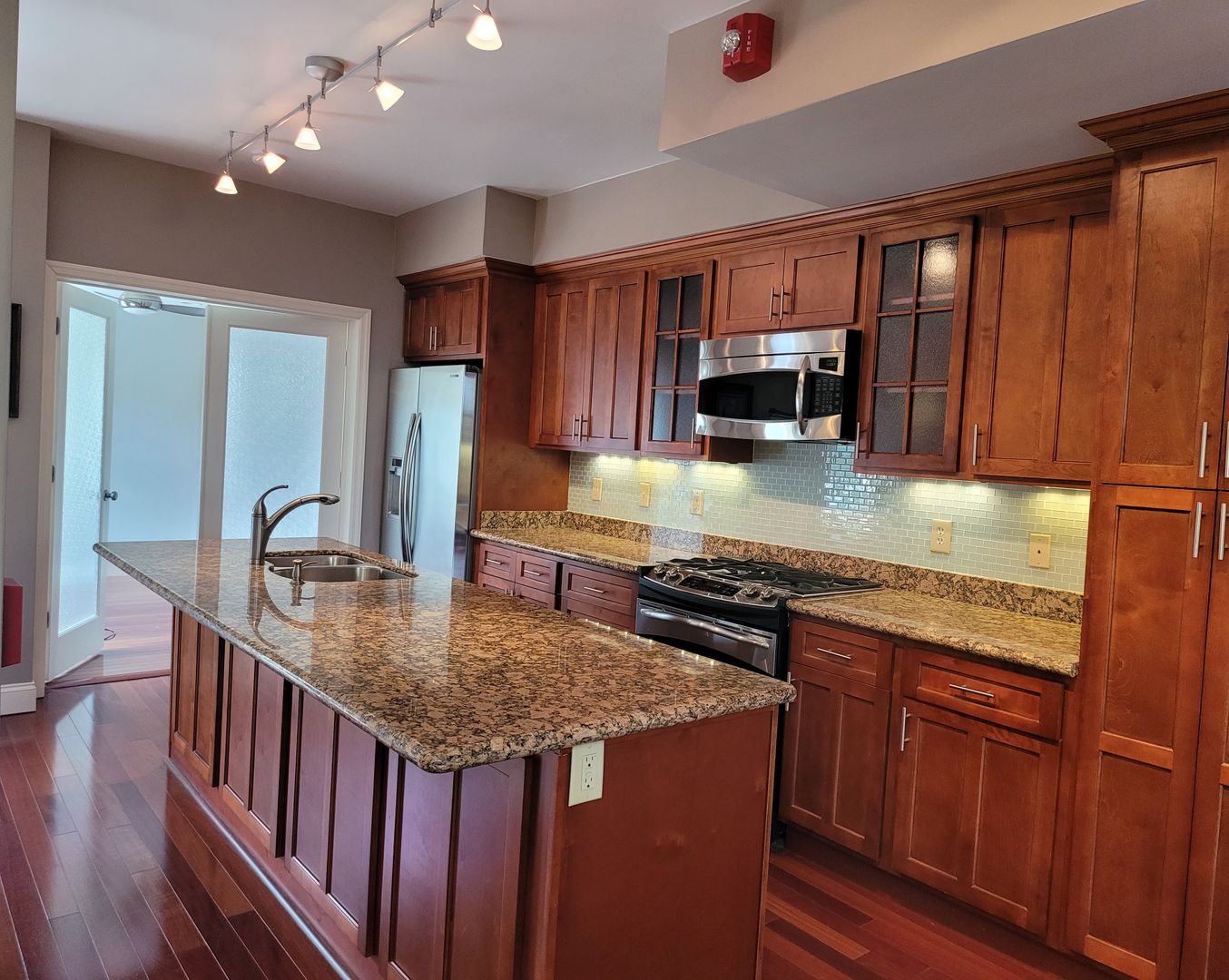 Pittsburgh Apartment: ARE SALE - 70 S. 12th St