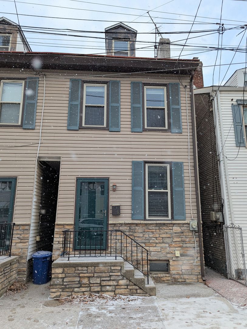 Pittsburgh Apartment: 118-120 S 25th Street