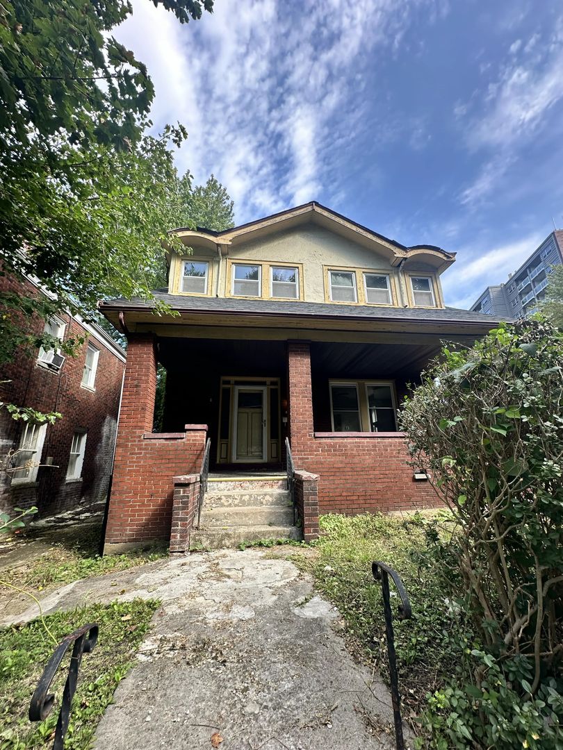 Pittsburgh House: 100 W. Burgess Street