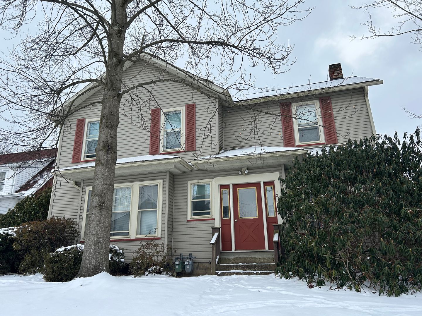 Grove City Apartment: 218 College Avenue