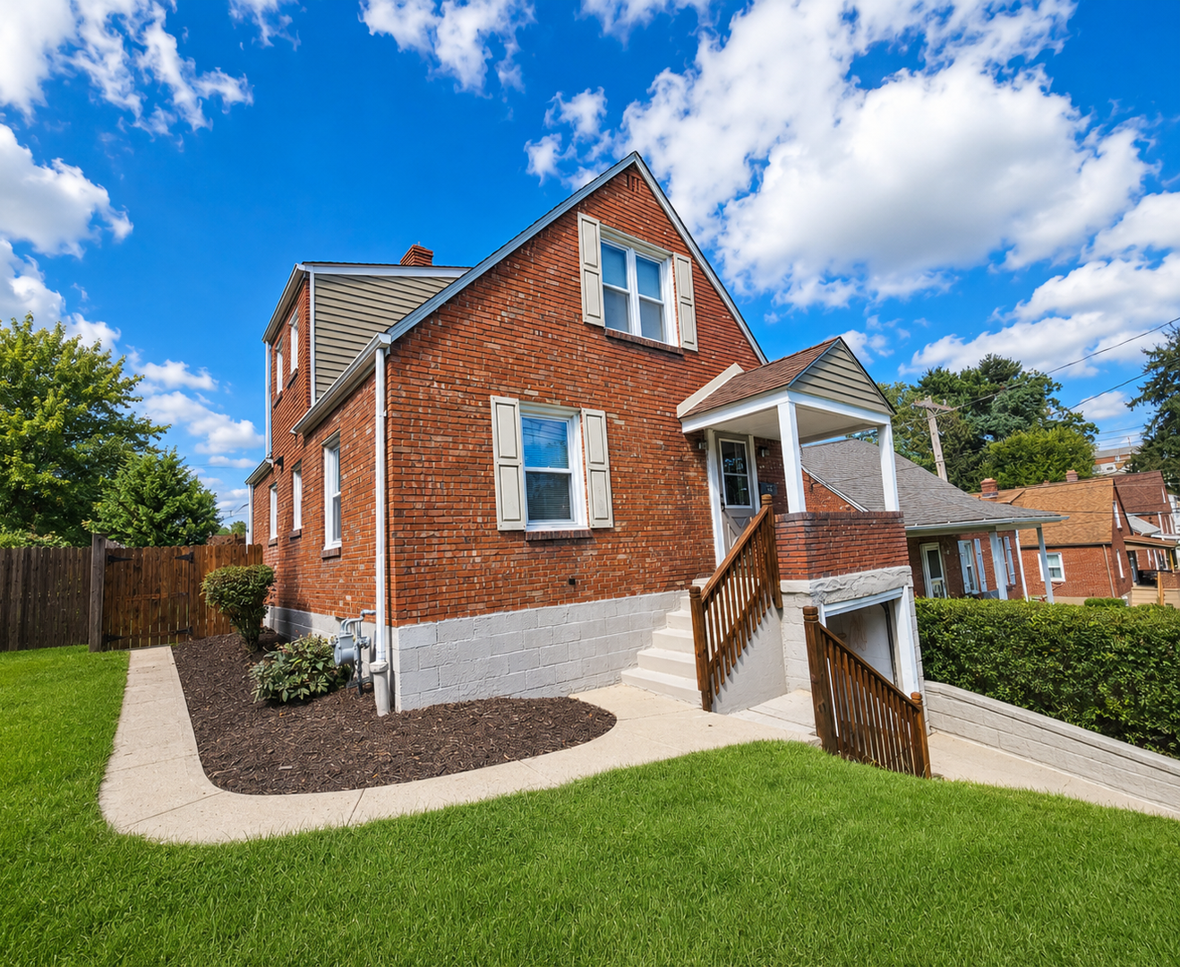 Pittsburgh House: 707 Steiner St