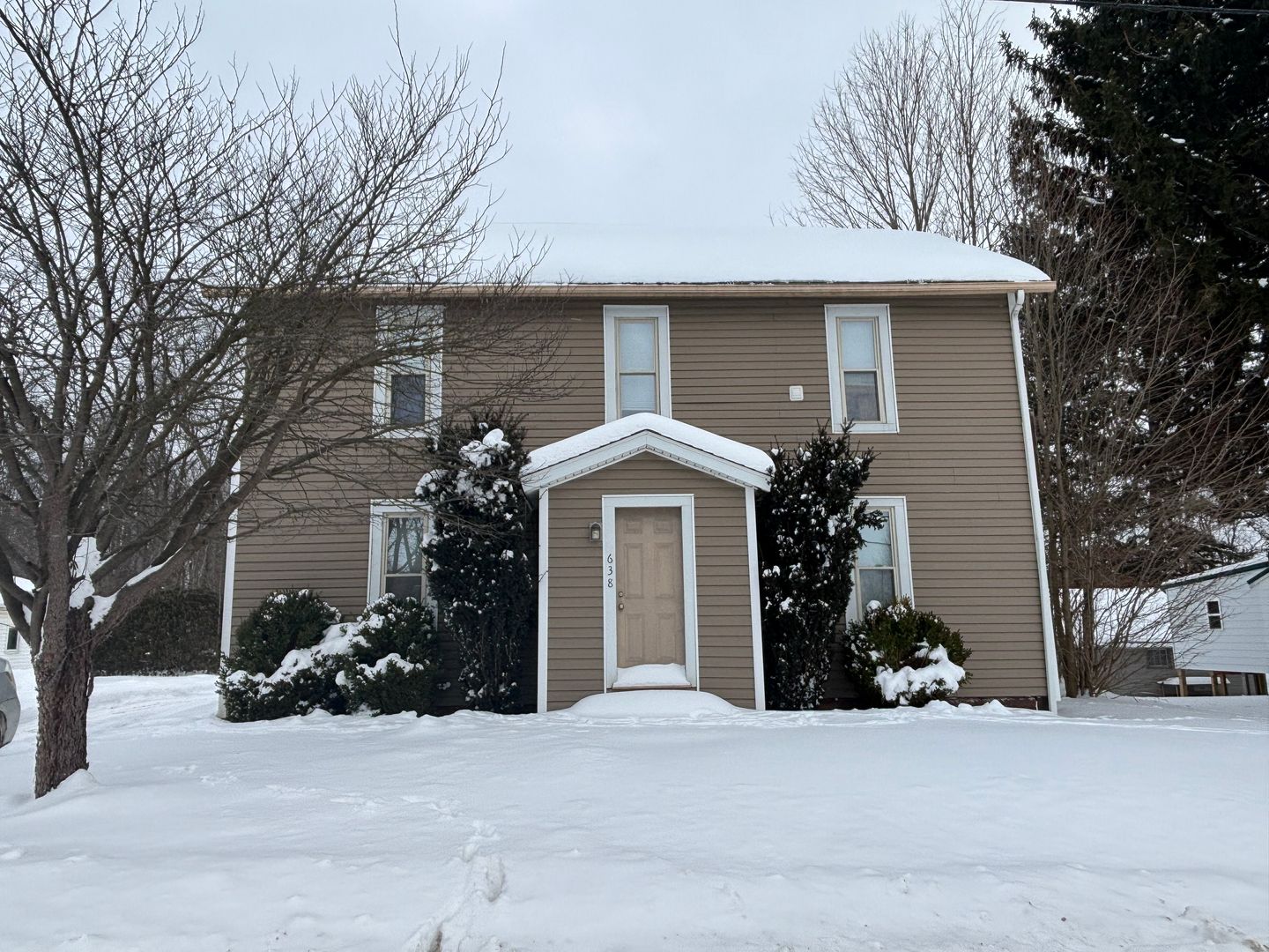 Grove City Apartment: 638 N Broad Street