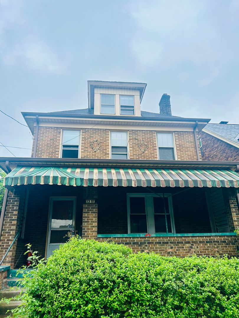 Pittsburgh House: 1311 Oakhill Street