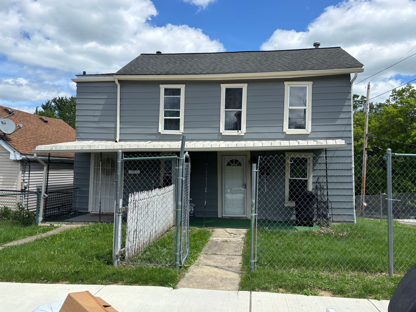 Washington Apartment: 102-104 Linn Ave