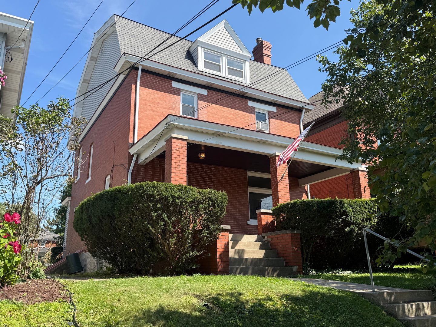 Pittsburgh House: 227 Cornell Ave