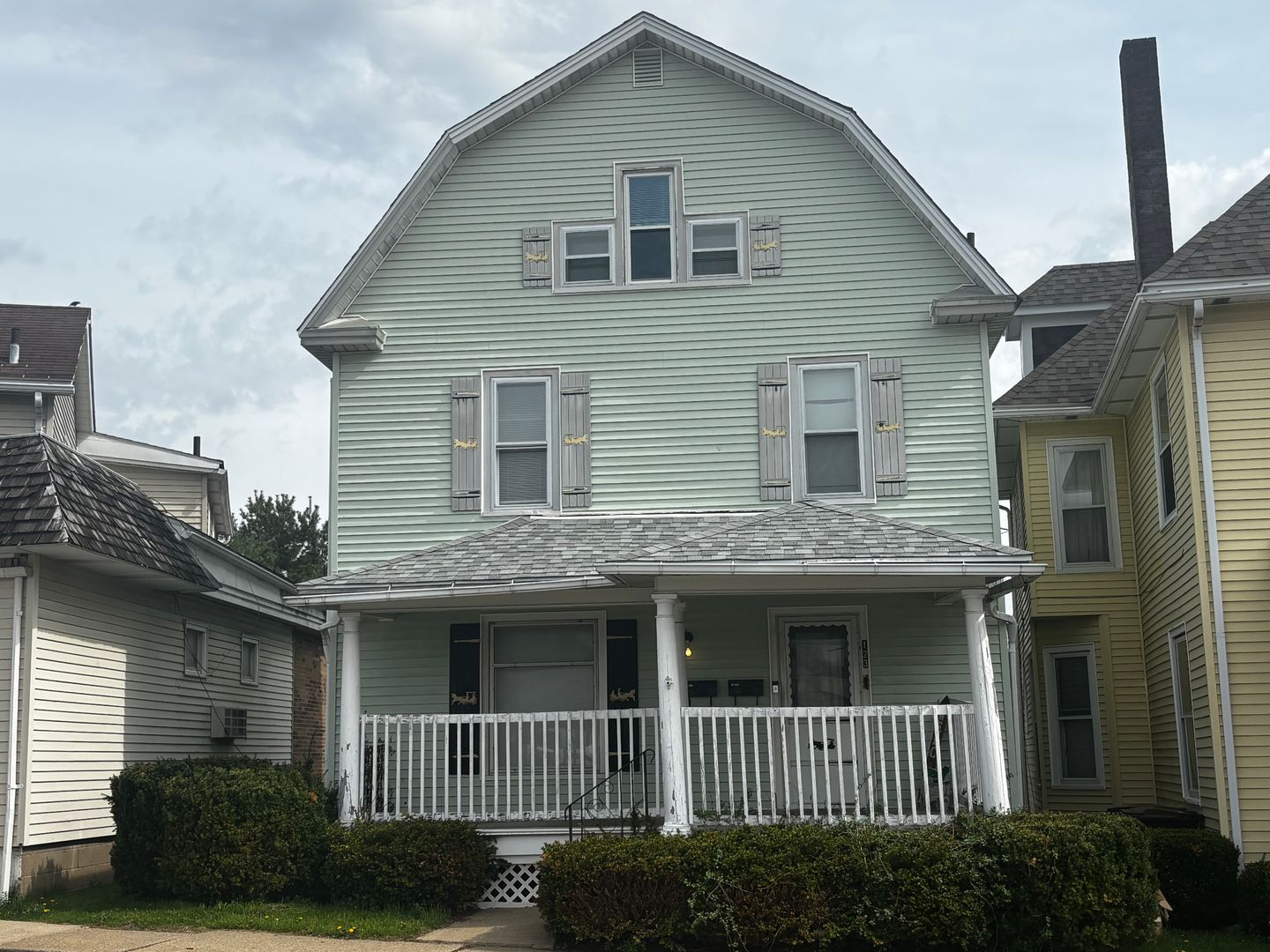 Grove City Apartment: 123 College Avenue