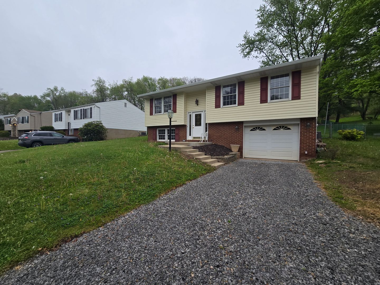 Pittsburgh House: 741 Pine Valley Dr.