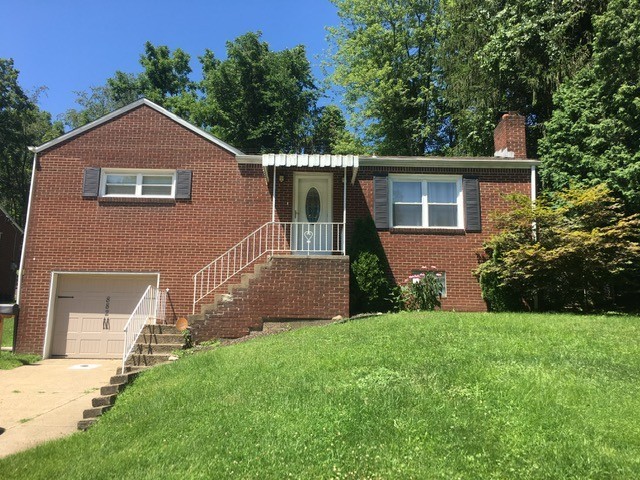 Pittsburgh House: 882 McNeilly Road