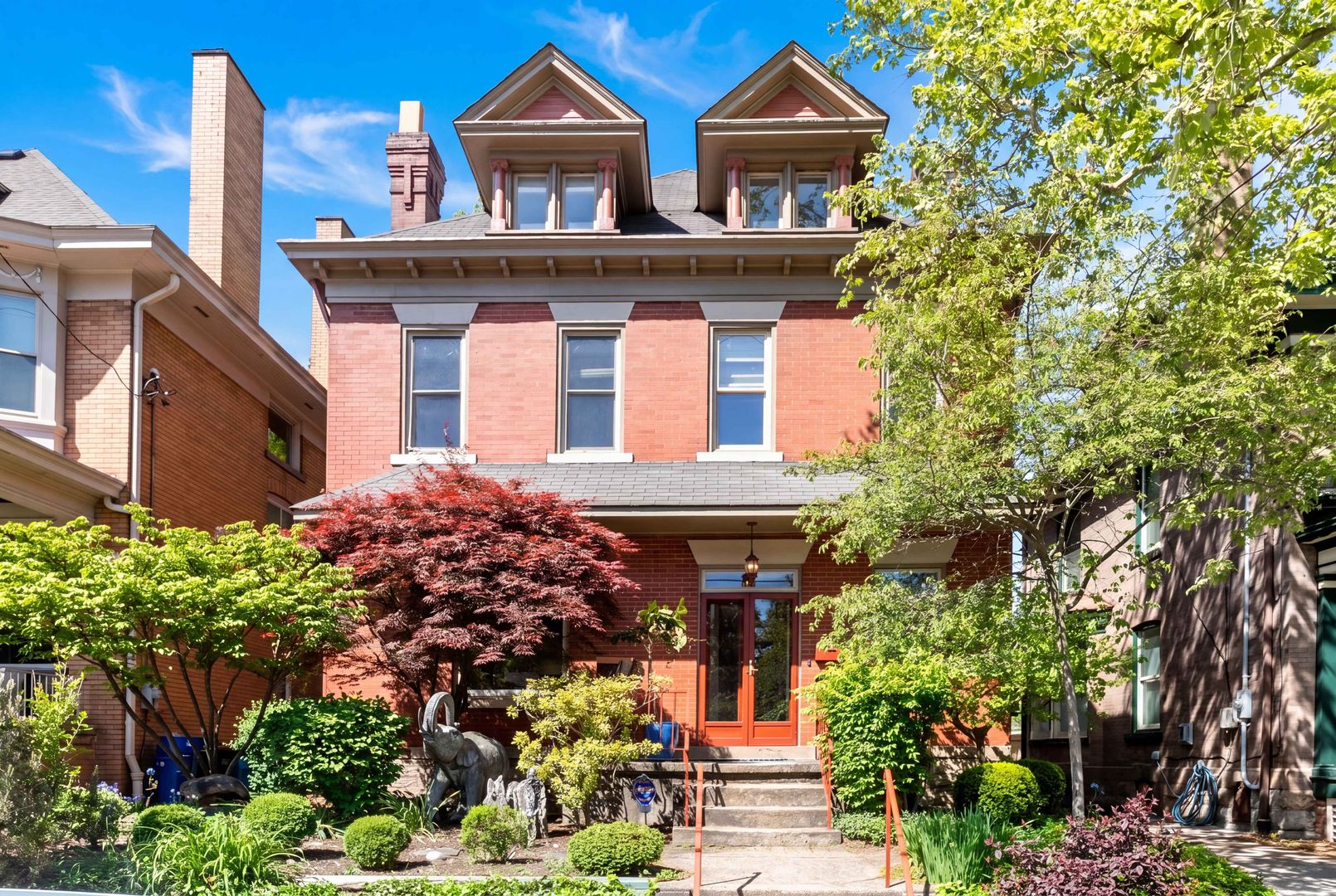 Pittsburgh House: 1524 Murray Avenue