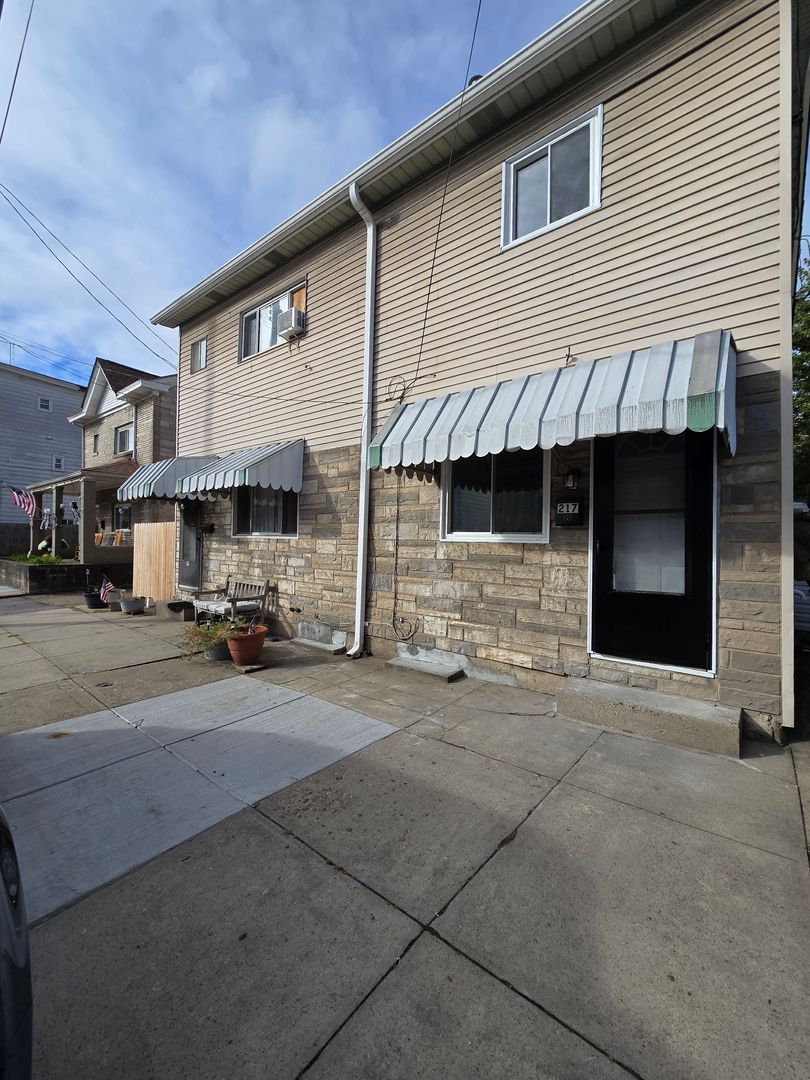 Pittsburgh Apartment: 215-217 15th Street