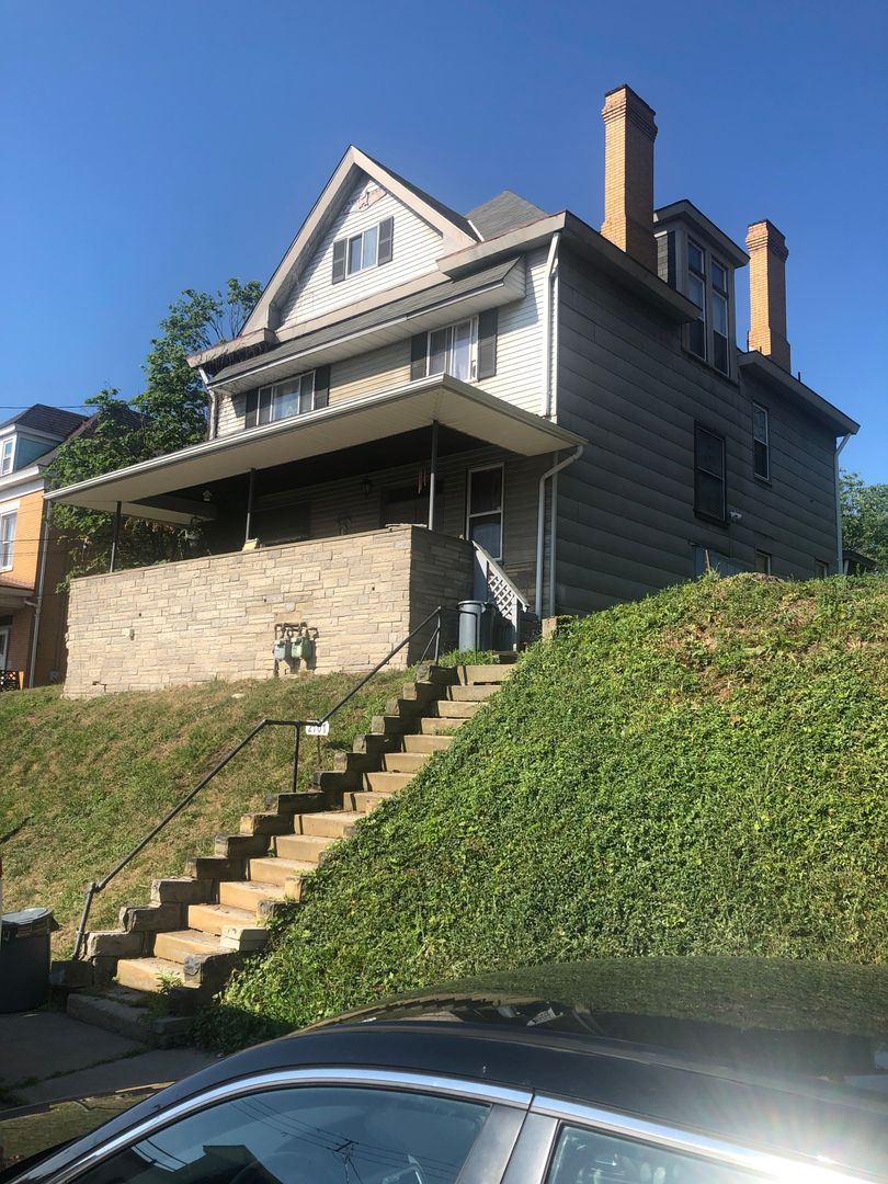 Pittsburgh Apartment: 2107 Rockledge