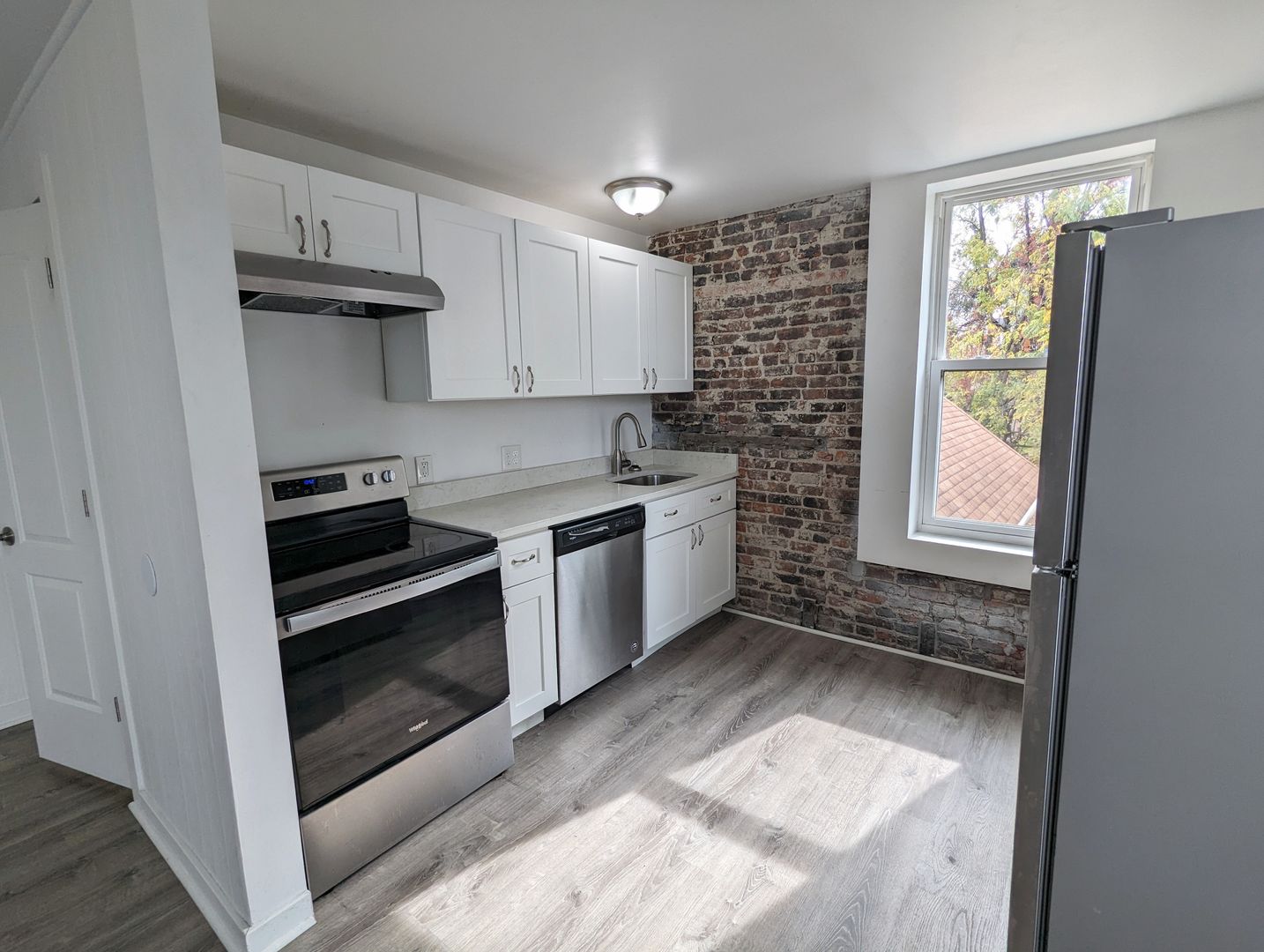 Pittsburgh Apartment: 1803 Davis Avenue