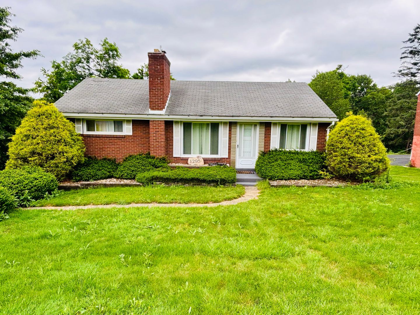 Upper Saint Clair House: 1295 Morrow Road