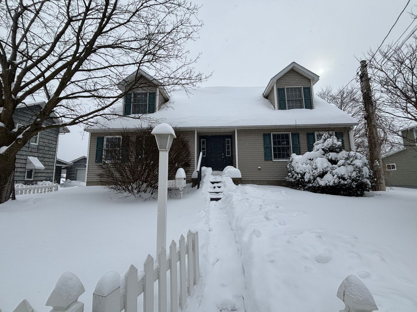 Grove City House: 318 North Broad Street