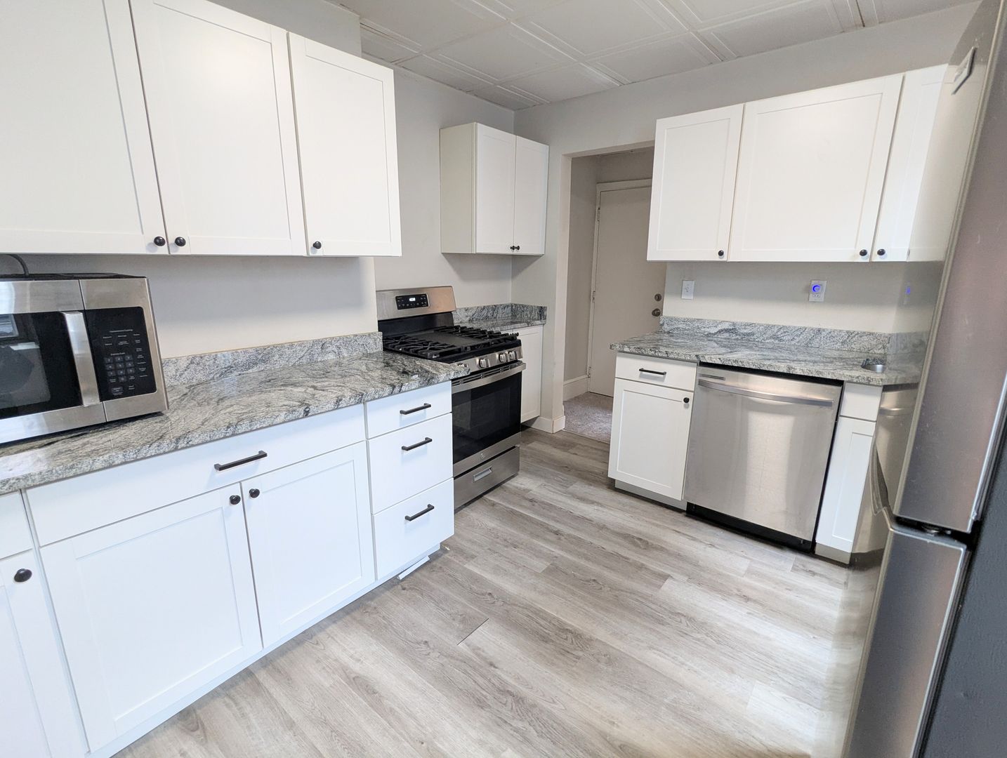 Pittsburgh Apartment: 4807-4811 Yew Street