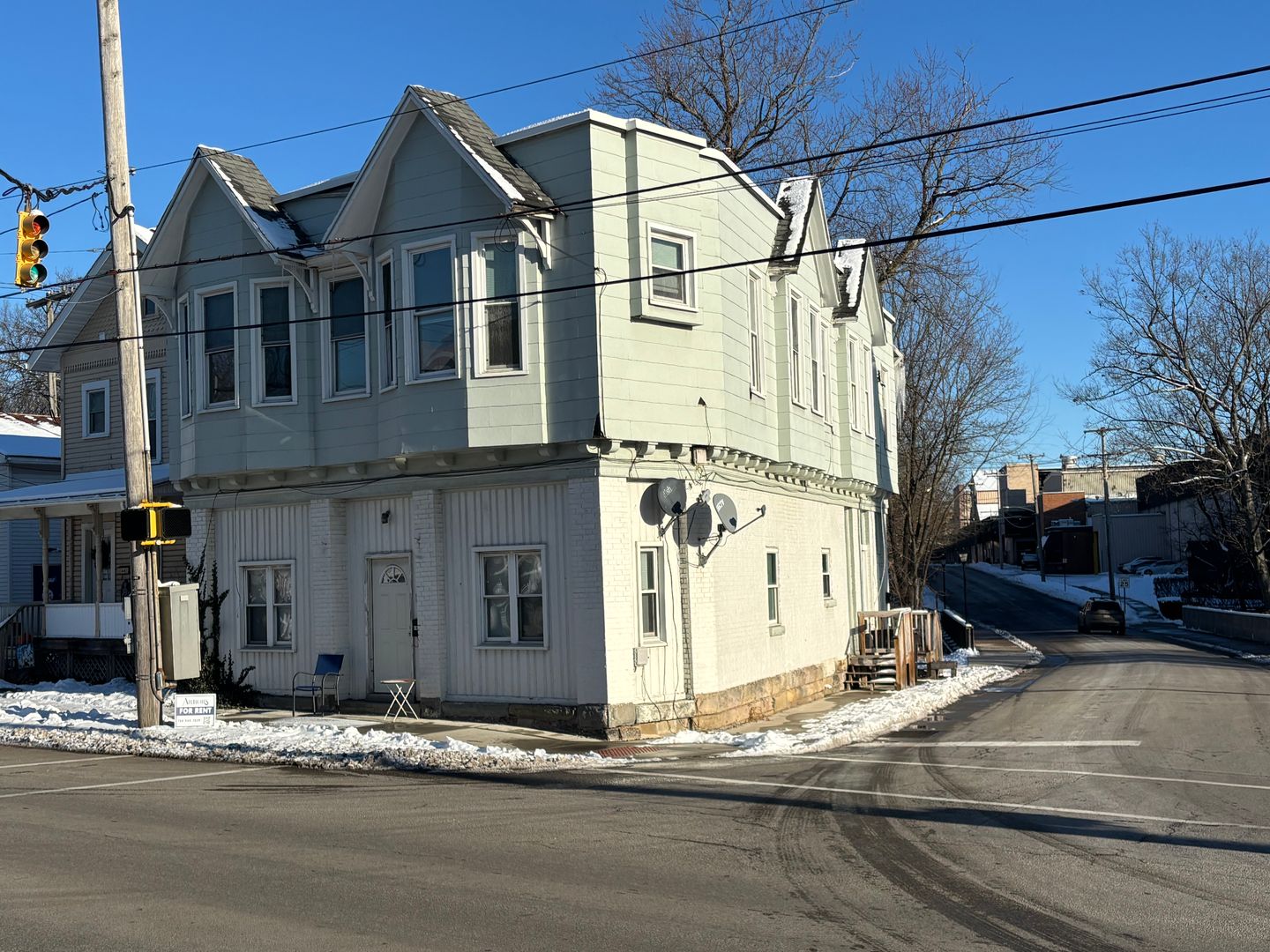 Grove City Apartment: 142 North Broad Street