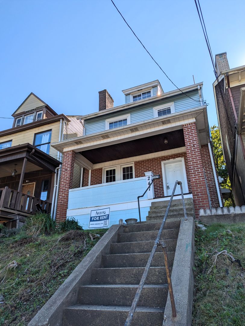 Pittsburgh Apartment: 247 Watson Blvd.