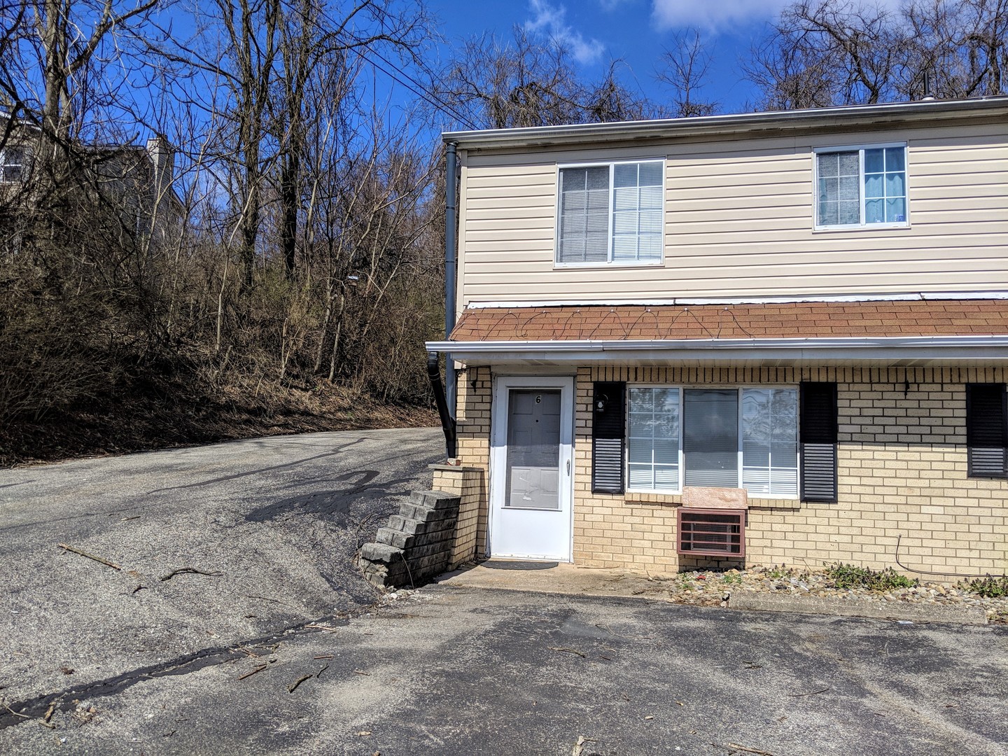 New Kensington Apartment: 1105 Elicker Road